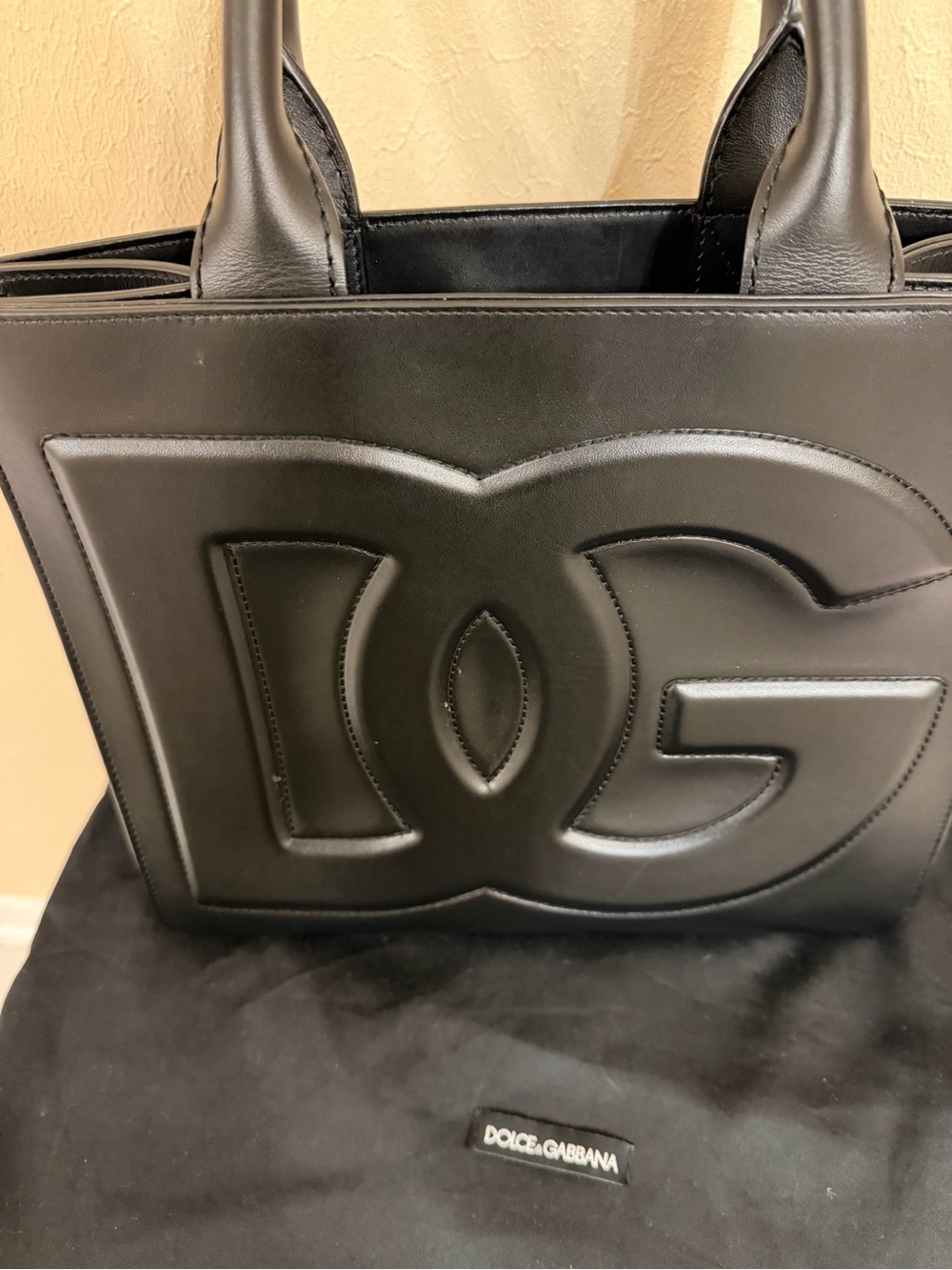 Dolce & Gabbana Black Leather DG Logo Shopper Tote. Comes with dust bag